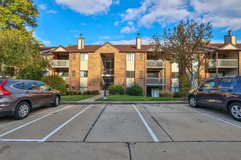 74 View Terrace Dr #7, Southgate, KY 41071
