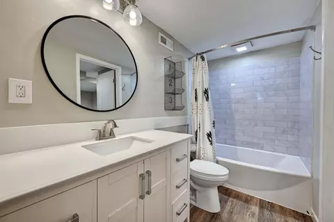 Bath - 1812 Monroe St, Covington, KY 41014 photo 4 of 4