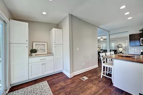 Entry Way - 1812 Monroe St, Covington, KY 41014 photo 2 of 4