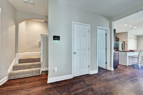 Entry Way - 1812 Monroe St, Covington, KY 41014 photo 1 of 4