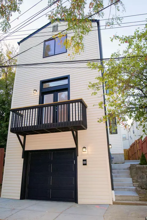 646 W 11th St, Covington, KY 41011
