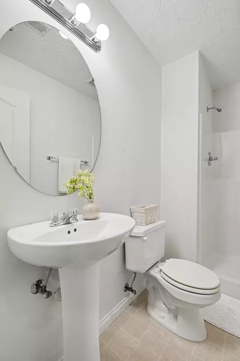 Bath - 708 Ackerly Dr, Independence, KY 41051 photo 3 of 3