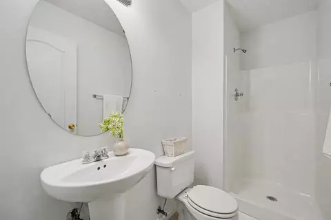 Bath - 708 Ackerly Dr, Independence, KY 41051 photo 2 of 3