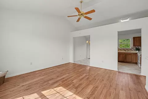 Living - 708 Ackerly Dr, Independence, KY 41051 photo 2 of 4