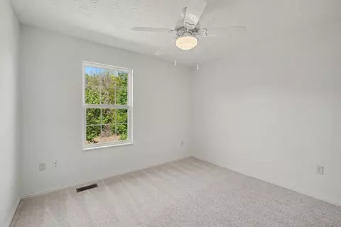 Bedroom - 708 Ackerly Dr, Independence, KY 41051 photo 5 of 13