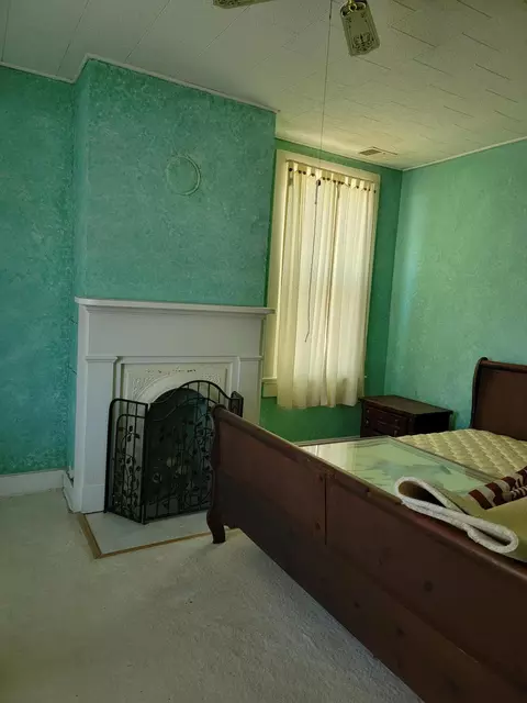 Bedroom - 608 E 2nd St, Augusta, KY 41002 photo 2 of 3