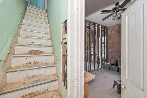 Entry Way - 808 Greer St, Covington, KY 41011 photo 6 of 11