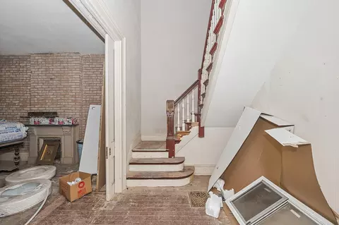 Entry Way - 808 Greer St, Covington, KY 41011 photo 2 of 11