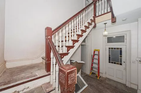 Entry Way - 808 Greer St, Covington, KY 41011 photo 3 of 11