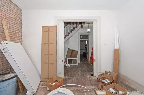 Entry Way - 808 Greer St, Covington, KY 41011 photo 4 of 11
