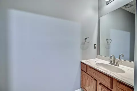 Bath - 2524 Evergreen Dr, Covington, KY 41017 photo 3 of 3