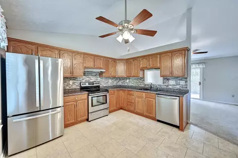 Kitchen - 2524 Evergreen Dr, Covington, KY 41017 photo 2 of 2
