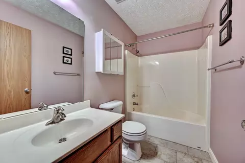 Bath - 2524 Evergreen Dr, Covington, KY 41017 photo 1 of 3