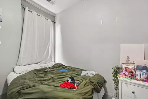 Bedroom - 121 E Martin Luther King Jr Blvd, Covington, KY 41011 photo 1 of 9