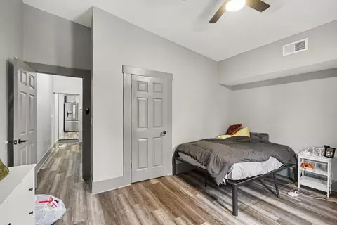 Bedroom - 121 E Martin Luther King Jr Blvd, Covington, KY 41011 photo 3 of 9