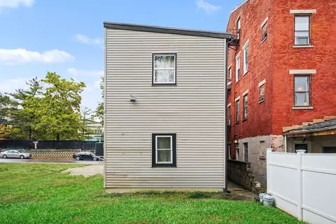 Exterior - 121 E Martin Luther King Jr Blvd, Covington, KY 41011 photo 2 of 5