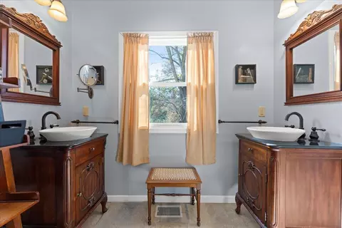 Bath - 2268 Rust Dr, Taylor Mill, KY 41015 photo 2 of 3