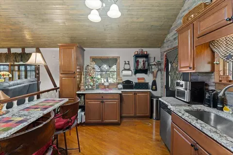 Kitchen - 2268 Rust Dr, Taylor Mill, KY 41015 photo 2 of 4