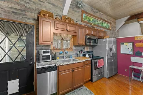 Kitchen - 2268 Rust Dr, Taylor Mill, KY 41015 photo 3 of 4
