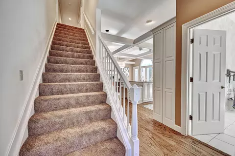 Entry Way - 109 Brittany Ct, Lakeside Park, KY 41017 photo 6 of 8