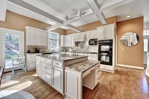 Kitchen - 109 Brittany Ct, Lakeside Park, KY 41017 photo 2 of 2