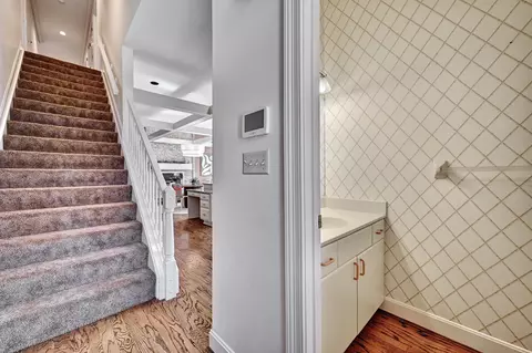 Entry Way - 109 Brittany Ct, Lakeside Park, KY 41017 photo 7 of 8