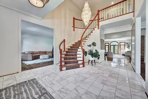 Entry Way - 109 Brittany Ct, Lakeside Park, KY 41017 photo 2 of 8