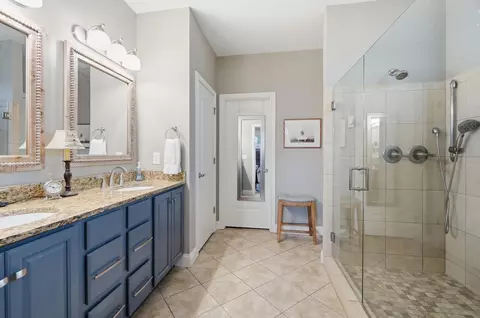 Bath - 60 Arcadia Ave, Lakeside Park, KY 41017 photo 1 of 4