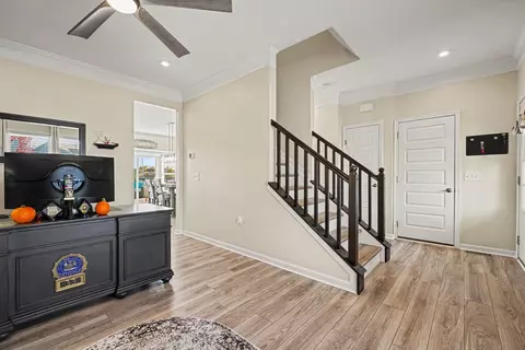 Entry Way - 5019 Pinebluff Ct, Burlington, KY 41005 photo 3 of 5