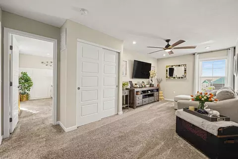 Entry Way - 5019 Pinebluff Ct, Burlington, KY 41005 photo 5 of 5