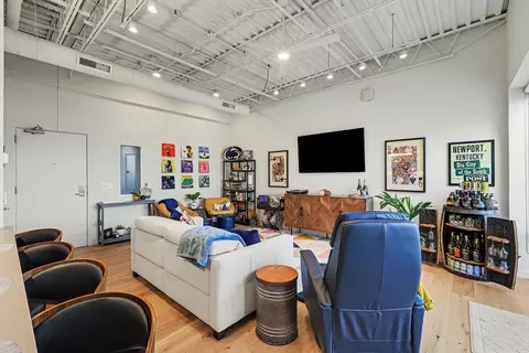 120 Main St #311, Newport, KY 41071