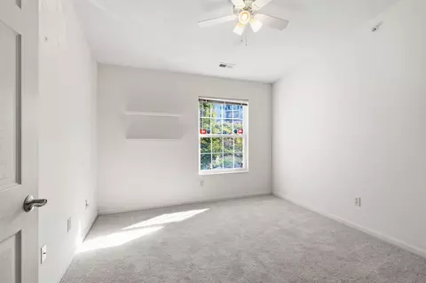 Bedroom - 323 Skyview Ct, Ludlow, KY 41016 photo 6 of 7