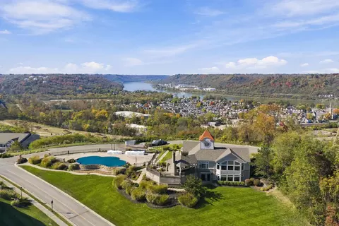 View/Area - 323 Skyview Ct, Ludlow, KY 41016 photo 6 of 9