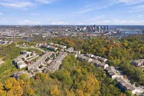 View/Area - 323 Skyview Ct, Ludlow, KY 41016 photo 8 of 9