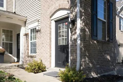 Exterior - 323 Skyview Ct, Ludlow, KY 41016 photo 4 of 6