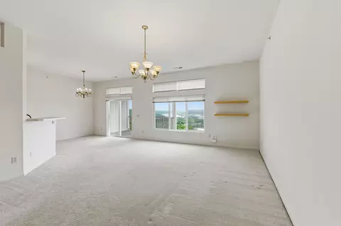 Living - 323 Skyview Ct, Ludlow, KY 41016 photo 3 of 5