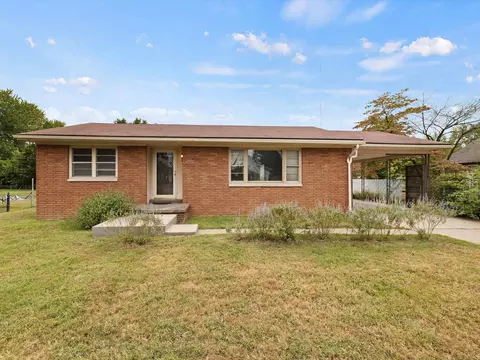 2412 N Elm St, Henderson, KY 42420
