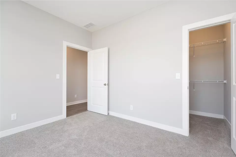 Bedroom - 570 Alabaster Ln, Owensboro, KY 42301 photo 6 of 9