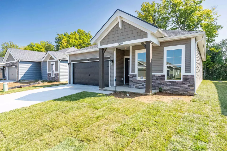 Exterior - 570 Alabaster Ln, Owensboro, KY 42301 photo 3 of 6