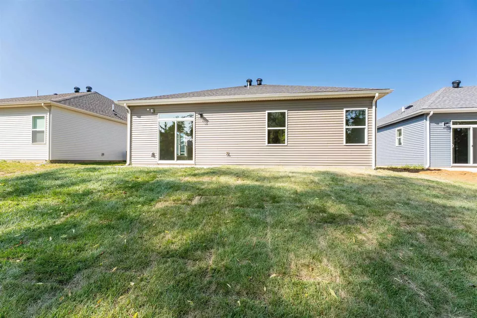 Exterior - 570 Alabaster Ln, Owensboro, KY 42301 photo 5 of 6