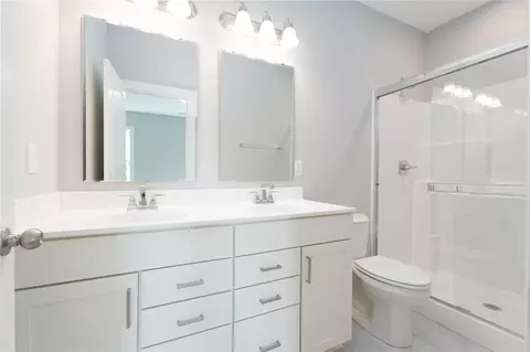 Bath - 570 Alabaster Ln, Owensboro, KY 42301 photo 1 of 2