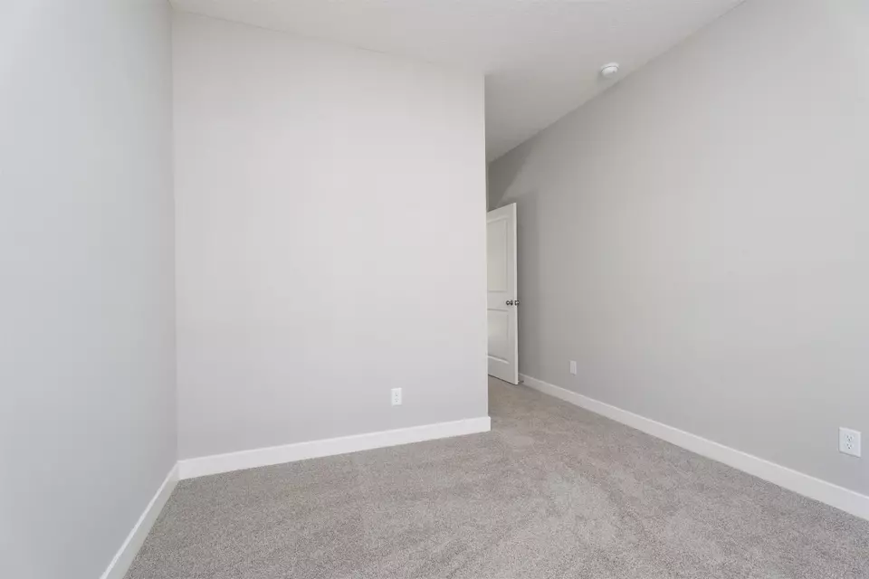 Bedroom - 570 Alabaster Ln, Owensboro, KY 42301 photo 9 of 9