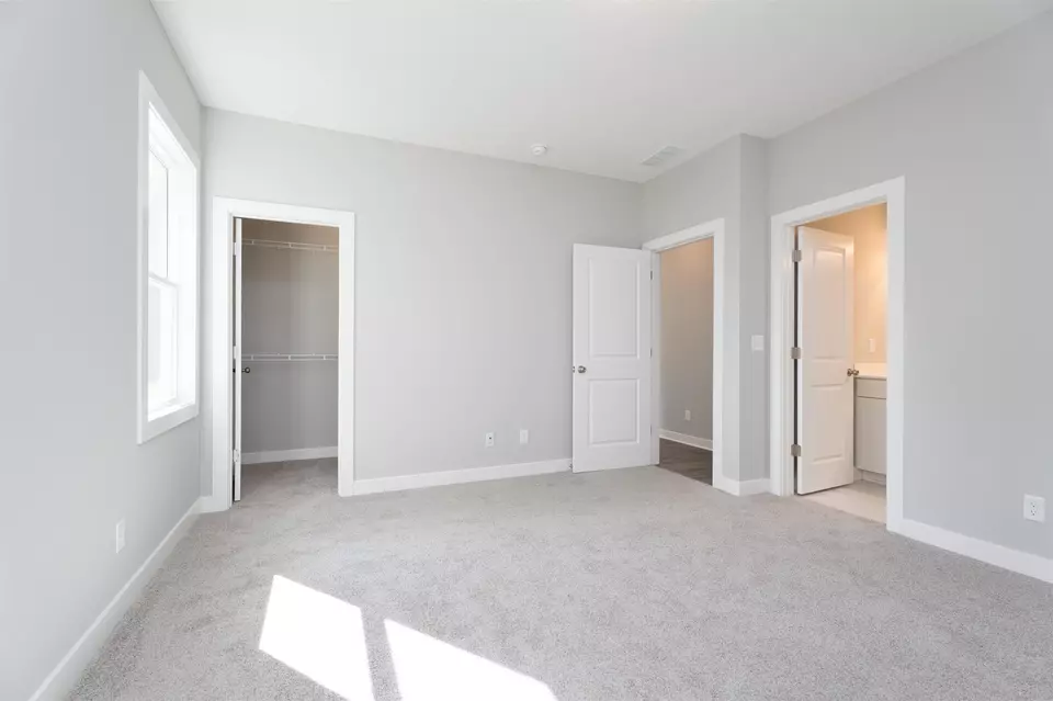 Bedroom - 570 Alabaster Ln, Owensboro, KY 42301 photo 3 of 9