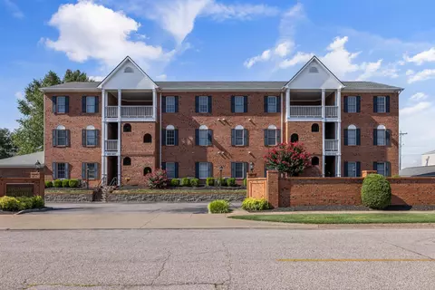 921 W 1st St, Owensboro, KY 42301