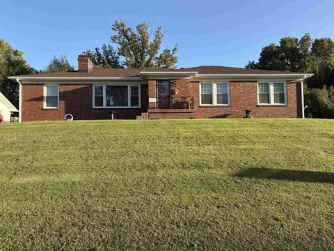 3820 Hillcrest Dr, Owensboro, KY 42303
