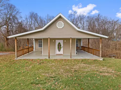 937 River Rd, Central City, KY 42330
