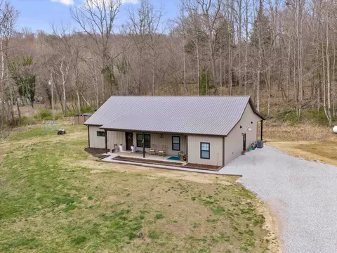 290 Railroad Bed Rd, Fordsville, KY 42343