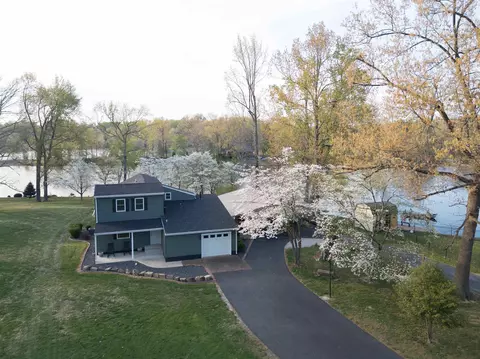 8801 Kingfisher Lake Rd, Maceo, KY 42355