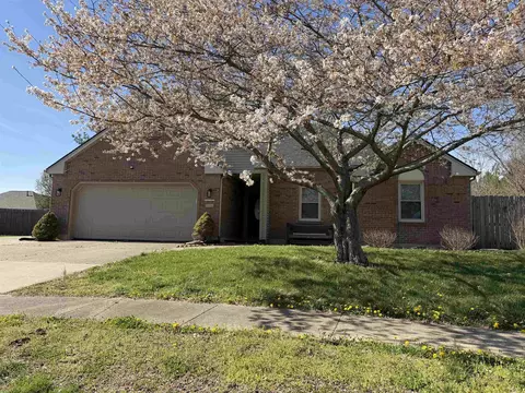 3829 Raintree Dr, Owensboro, KY 42301