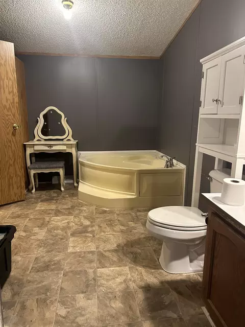 Bath - 91 Phelps Dr, Cromwell, KY 42333 photo 2 of 2